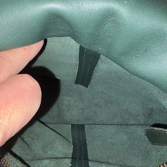 Vintage 90's Coach Cowhide Leather Crossbody Bag. Made is Usa. - Picture 8 of 12